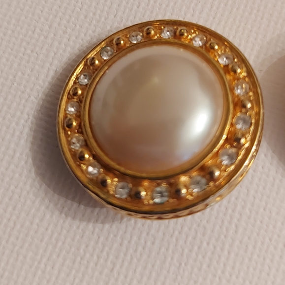 Vintage Liz Claiborne clip earrings - Picture 3 of 7